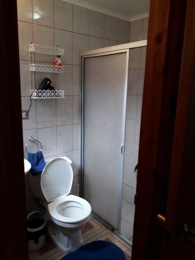 Apart-Hotel Colonia-Koenigsberg Estacionamiento Deptos Completos Ubicado En El Centro De Valdivia Aire Acondicionado מראה חיצוני תמונה